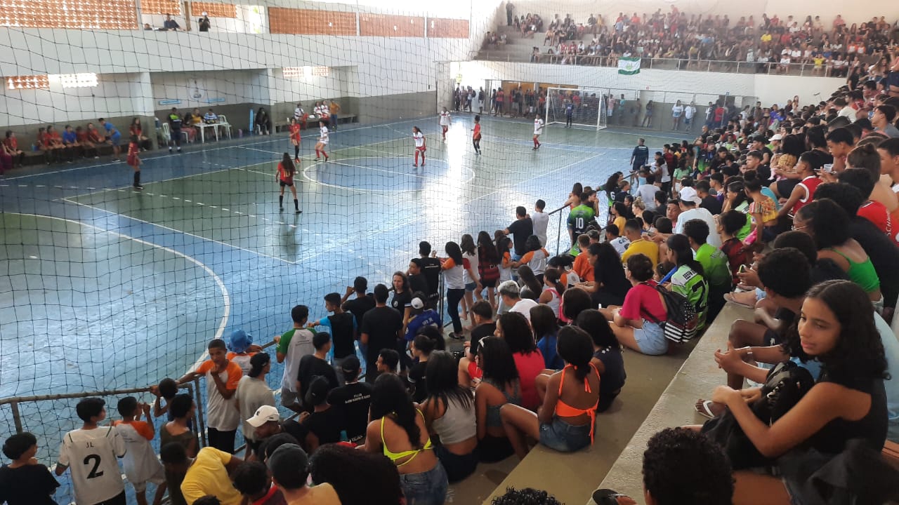 Jogos Escolares: fase municipal tem campeões no futsal feminino